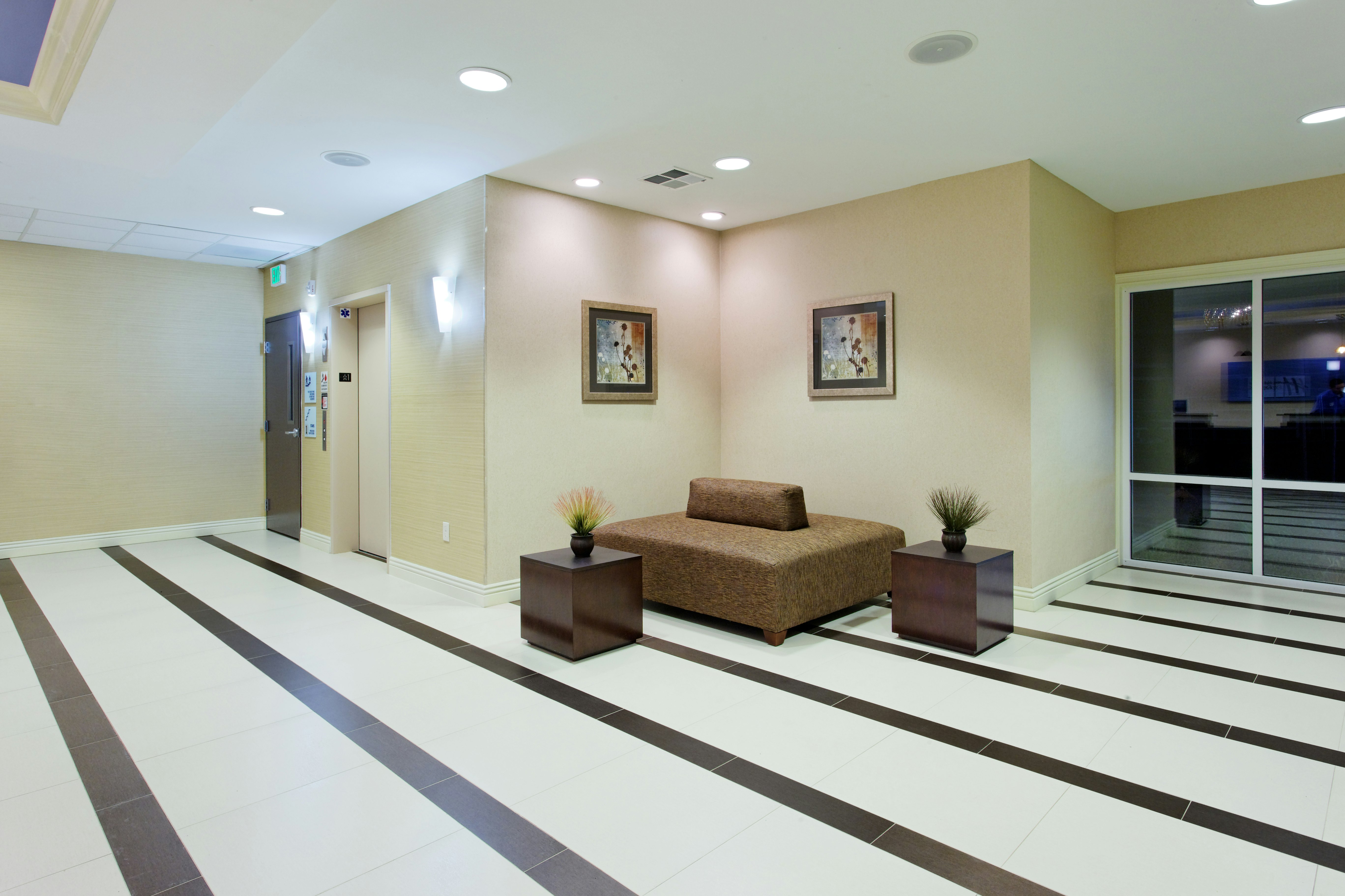 Holiday Inn Express Benicia 11/56