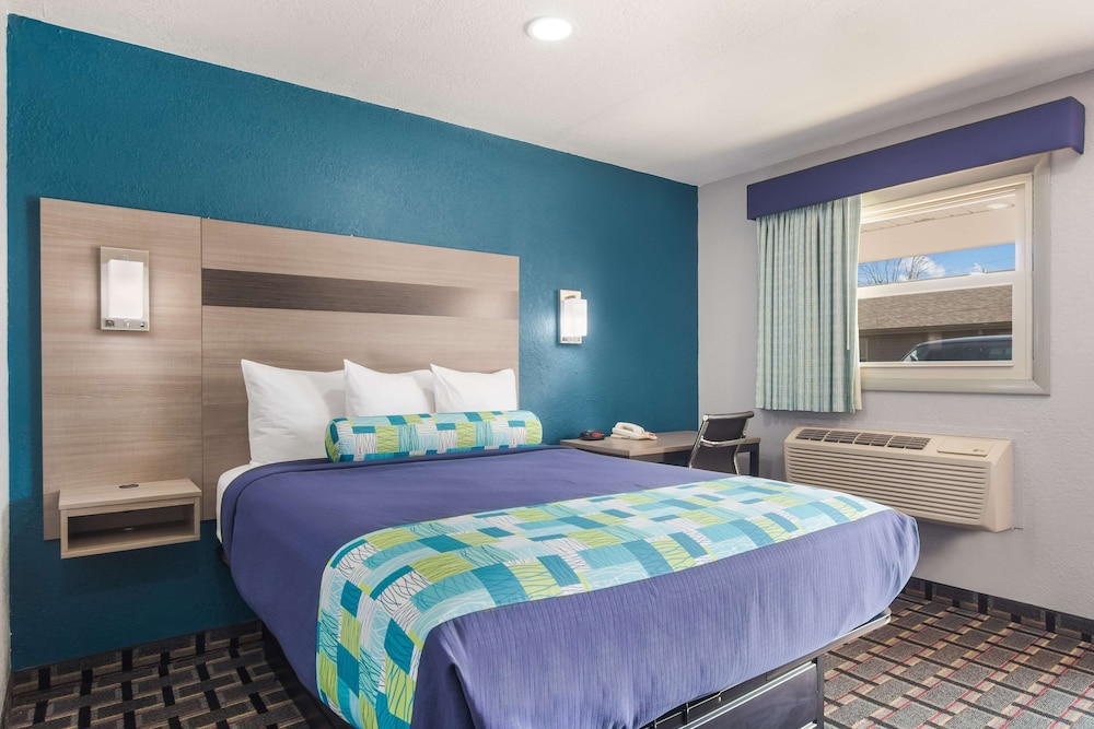 Knights Inn & Suites Salem, IN 14/29