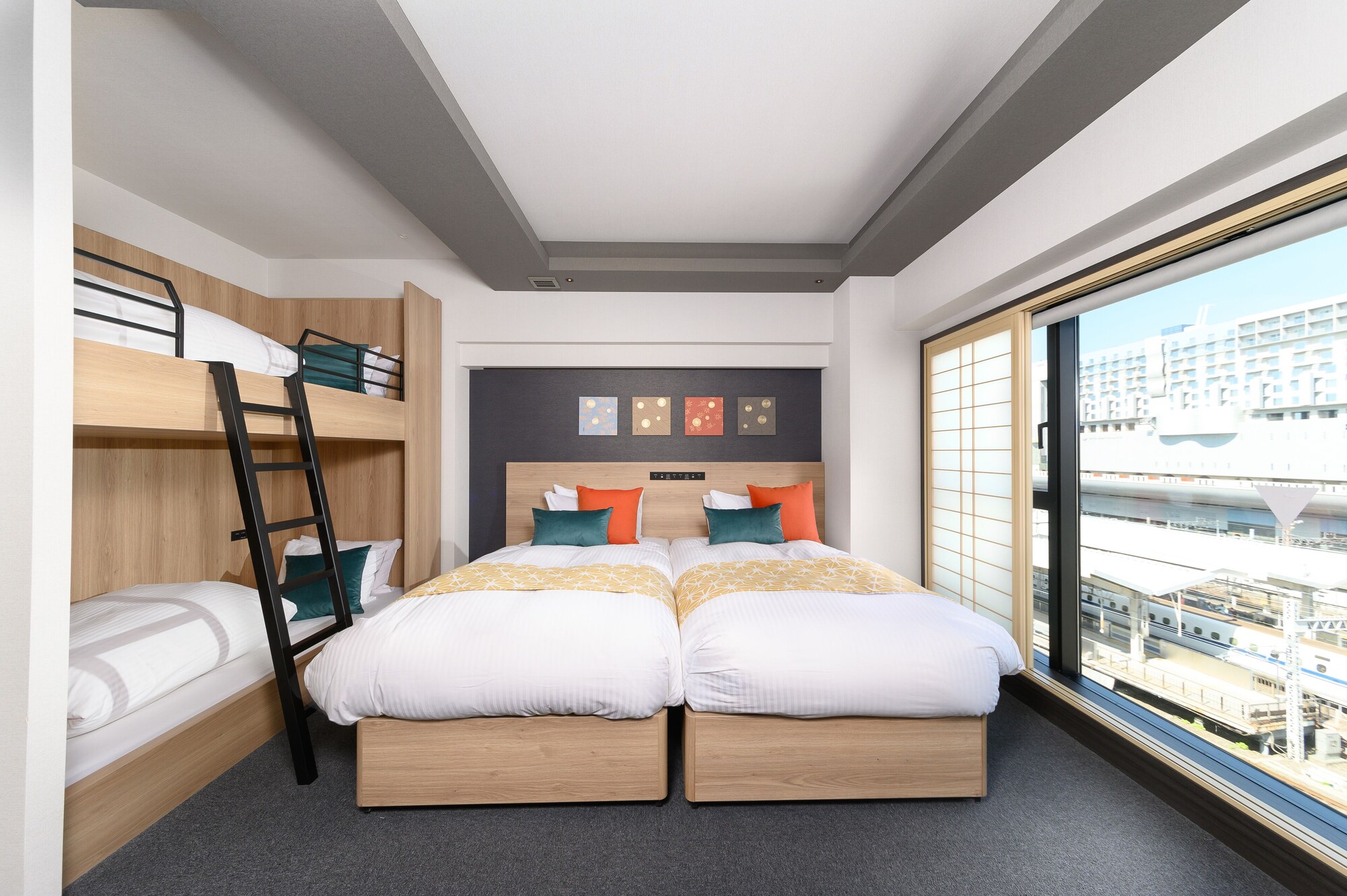 2 BEDROOMS, FAMILY SUITE