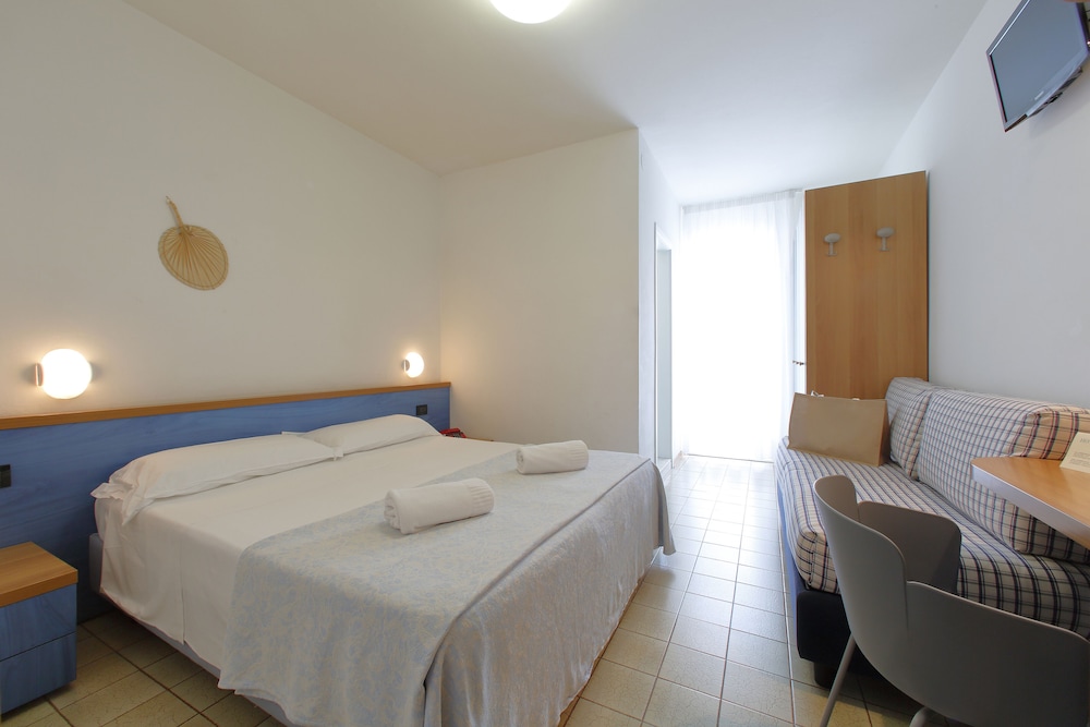 CLASSIC, DOUBLE OR TWIN BED