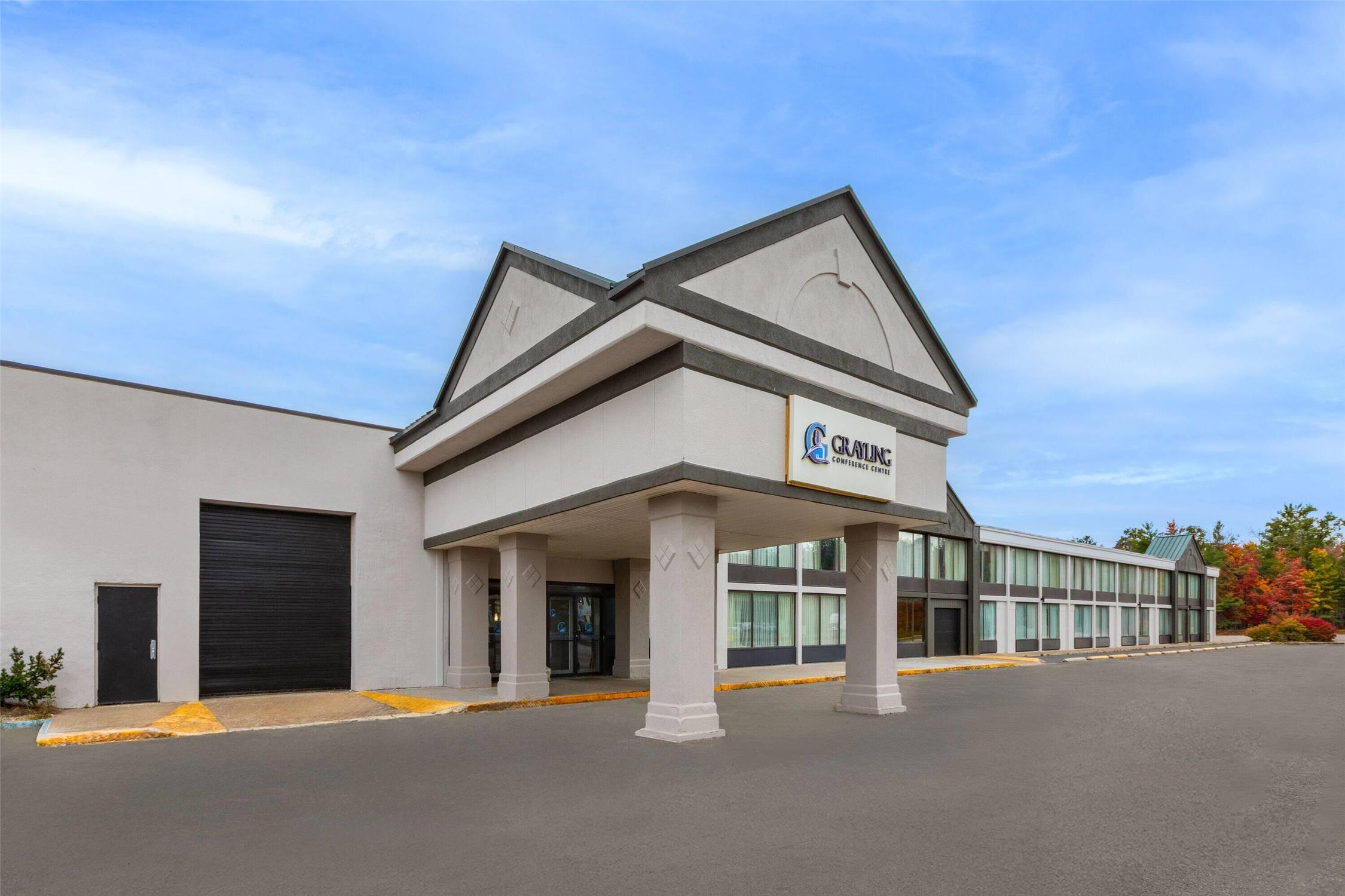 Quality Inn & Suites Grayling, MI 2/51