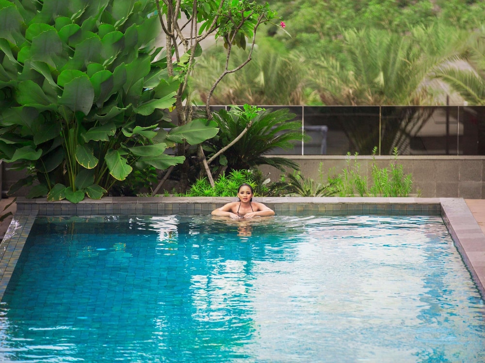 NOVOTEL PEKANBARU 64/67