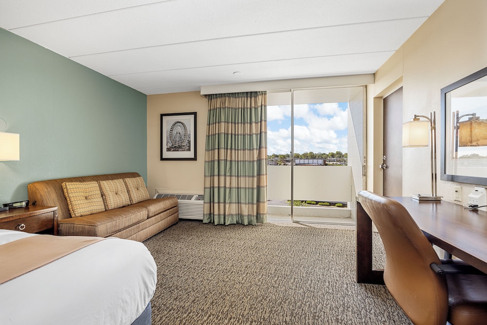 Forest Park Hotel 13/25