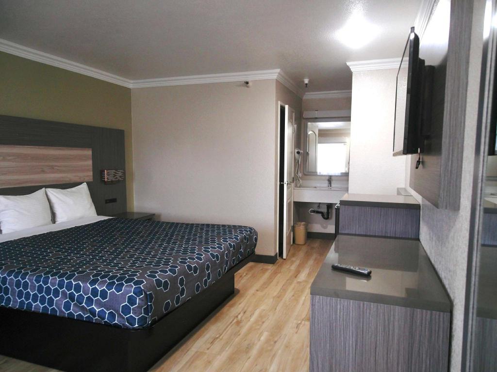 Standard, King Bed