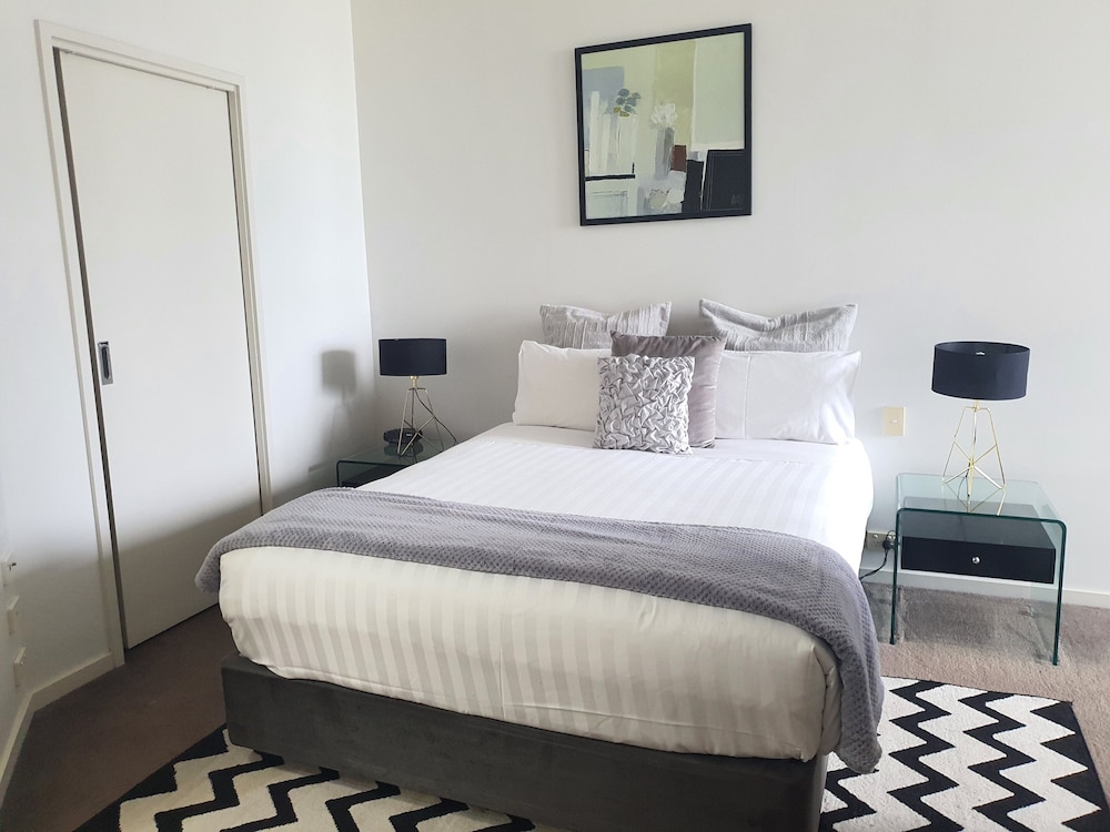 Harbour Escape Apartments 9/49