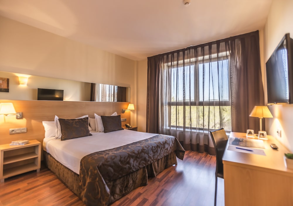 SUPERIOR, KING BED