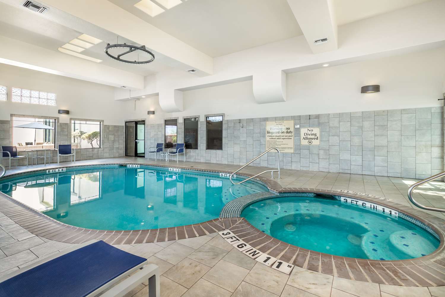 Best Western Plus Lackland Hotel & Suites 17/34