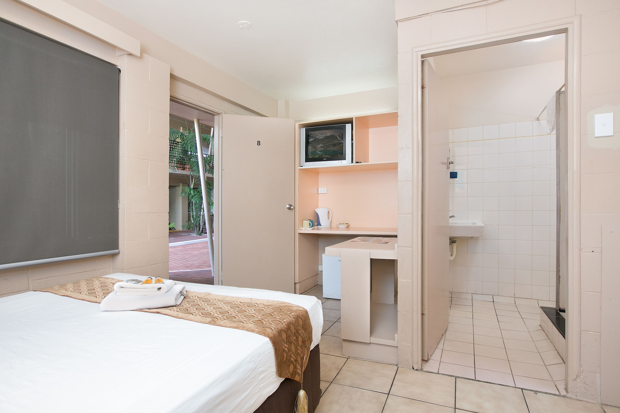 Standard, Queen Bed, Hotel Tropiq 3/5