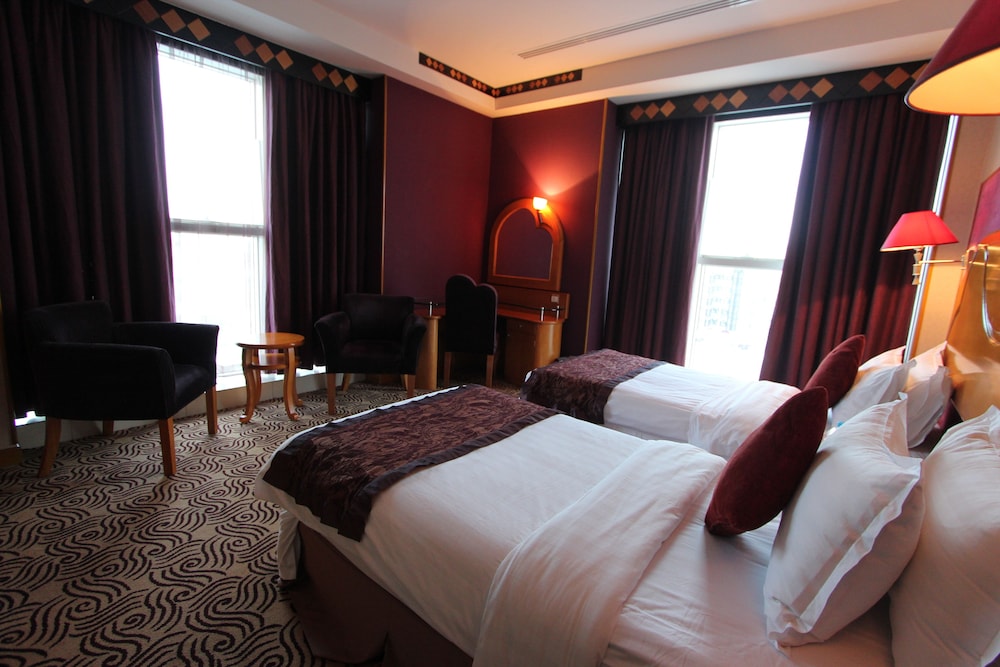 Awaliv International Hotel 28/68