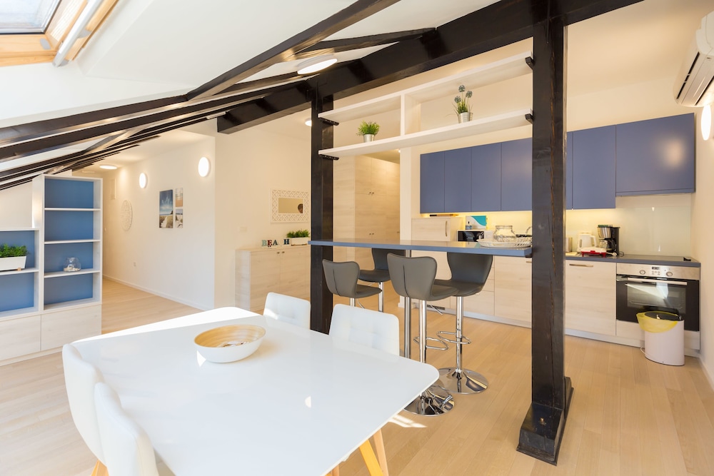 Antonio Luxury Beach Suites 27/35