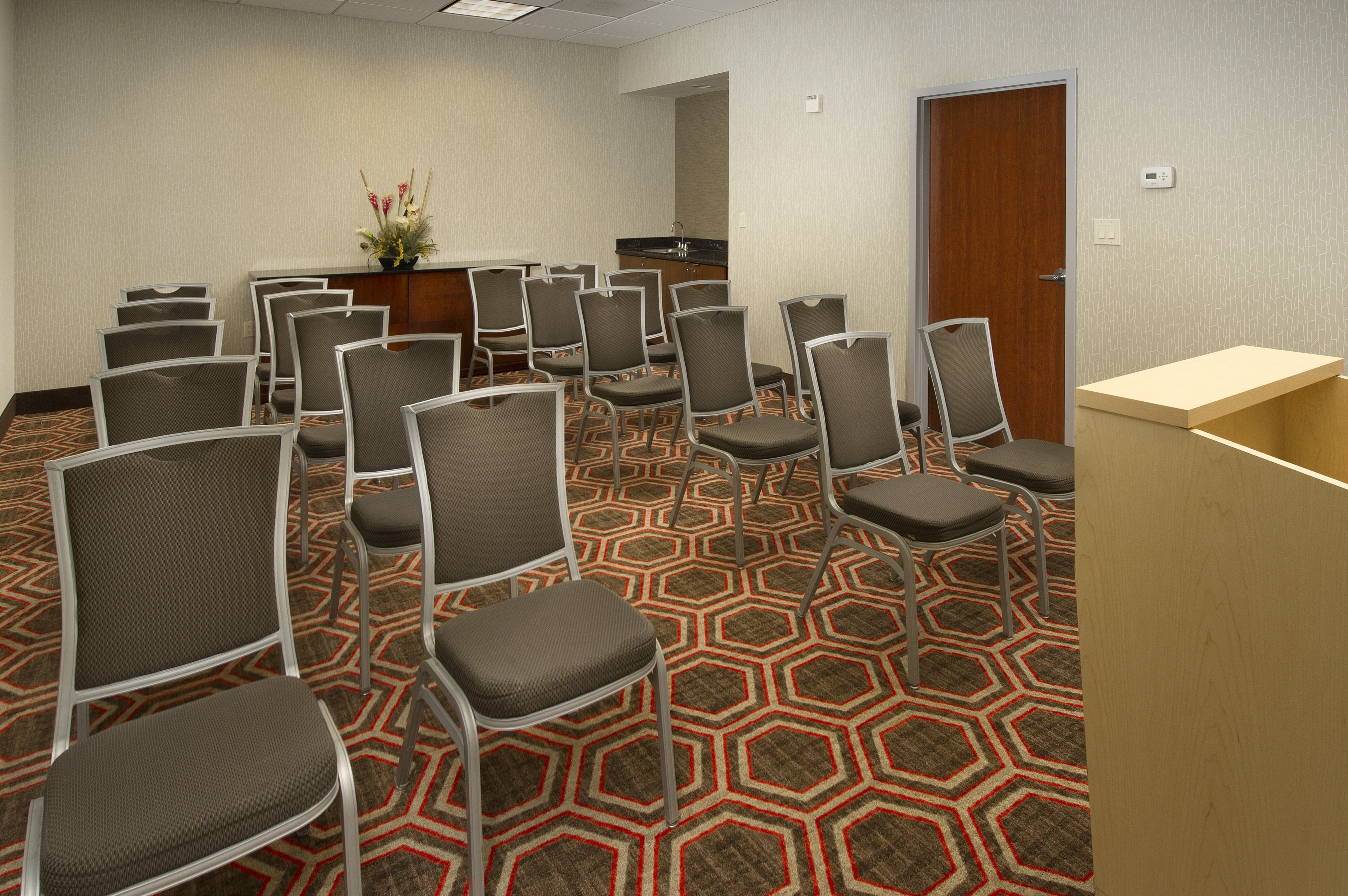 Holiday Inn Express Baltimore At the Stadiums 50/55