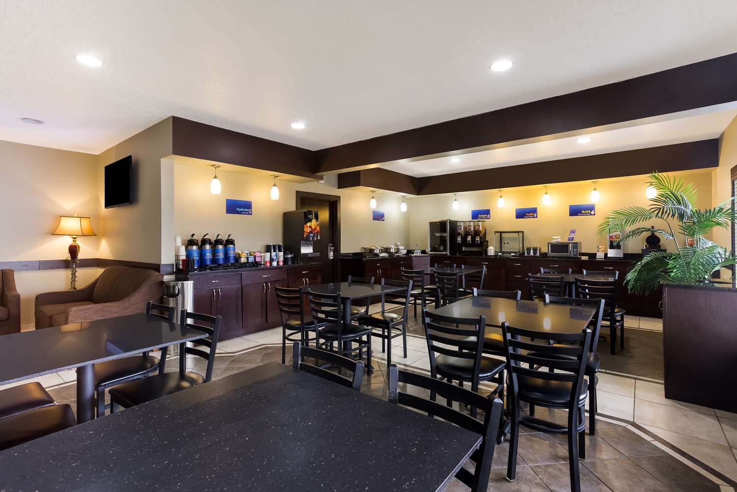 Best Western Crossroads Inn 6/12