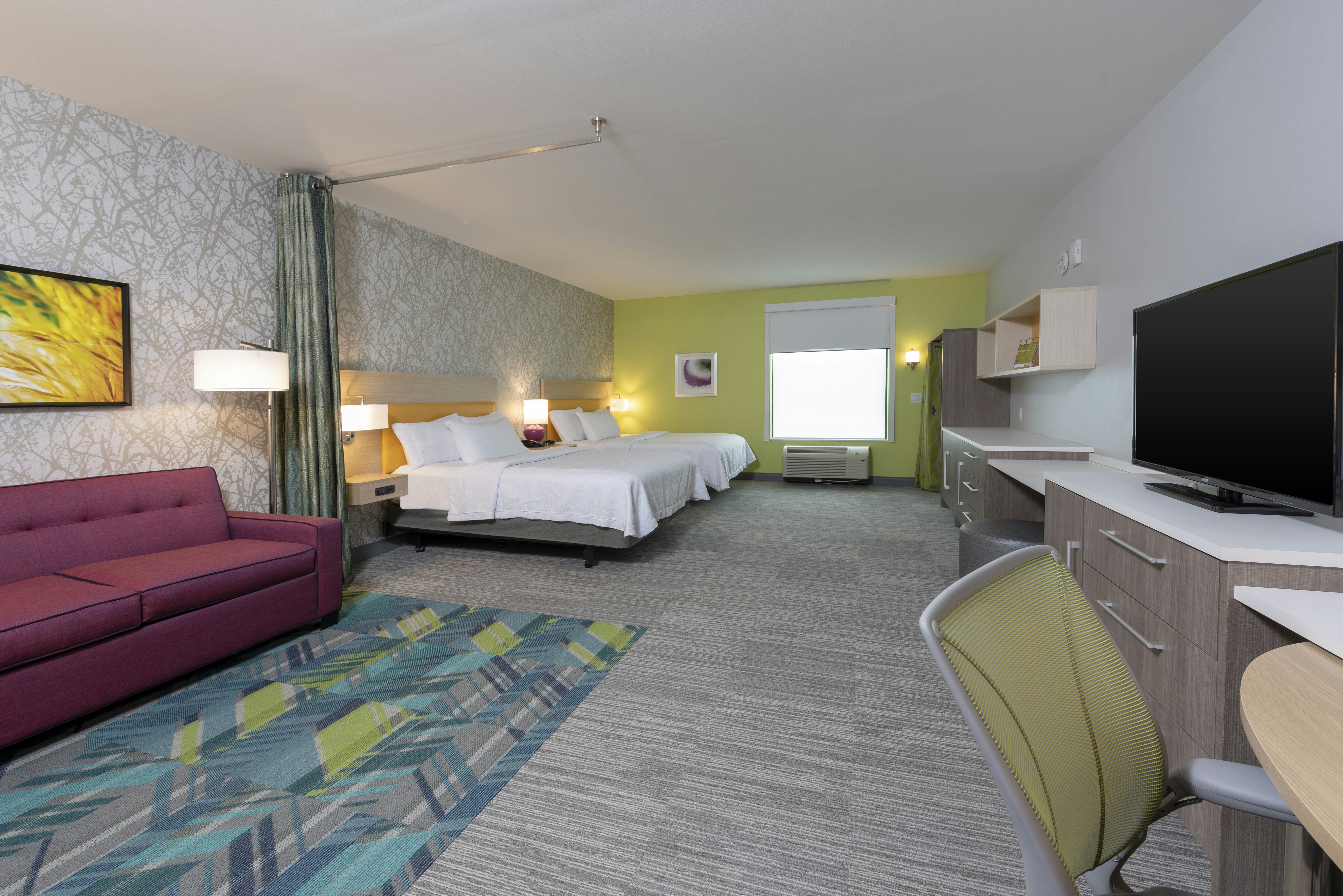 STUDIO, 2 QUEEN BEDS