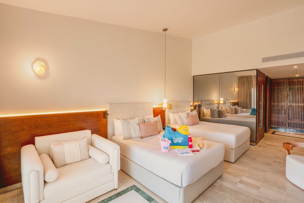 Select, Junior Suite, Family, Single, Garden View