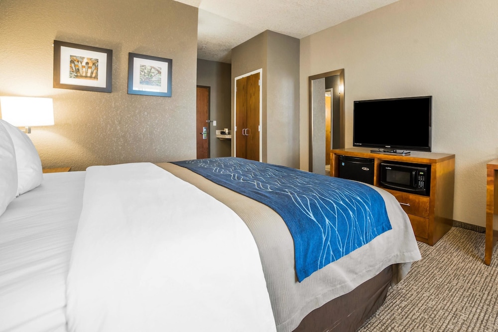 Comfort Inn & Suites Cheyenne, WY 17/41