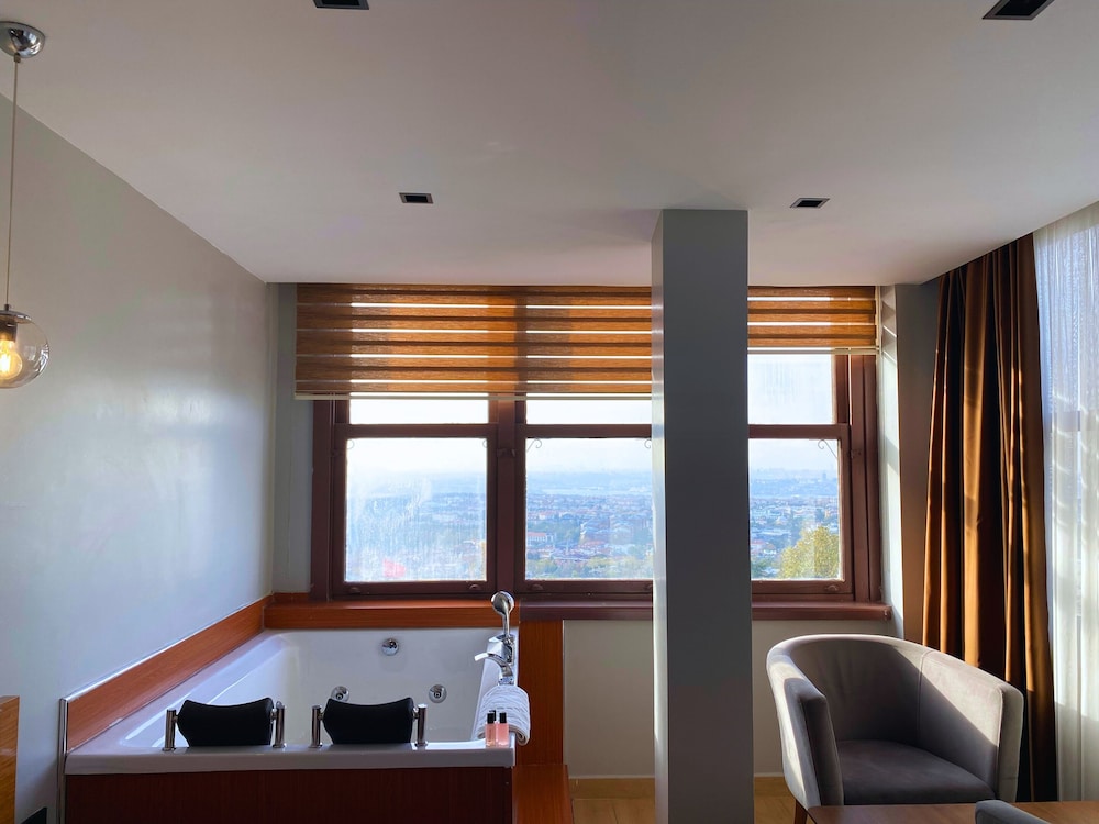 Elite Marmara Bosphorus Camlica 23/49