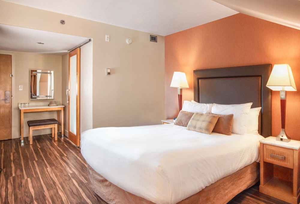 Coast Hillcrest Hotel 13/49