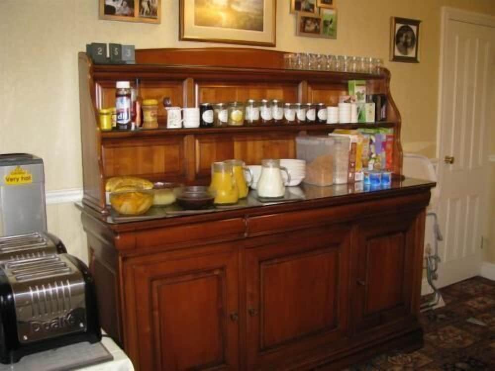 Meadowcroft Country Guest House 2/27
