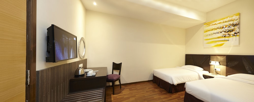 Hotel Six Seasons 23/50