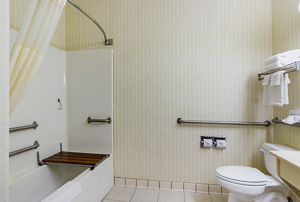 Econo Lodge Luverne I-90 25/27