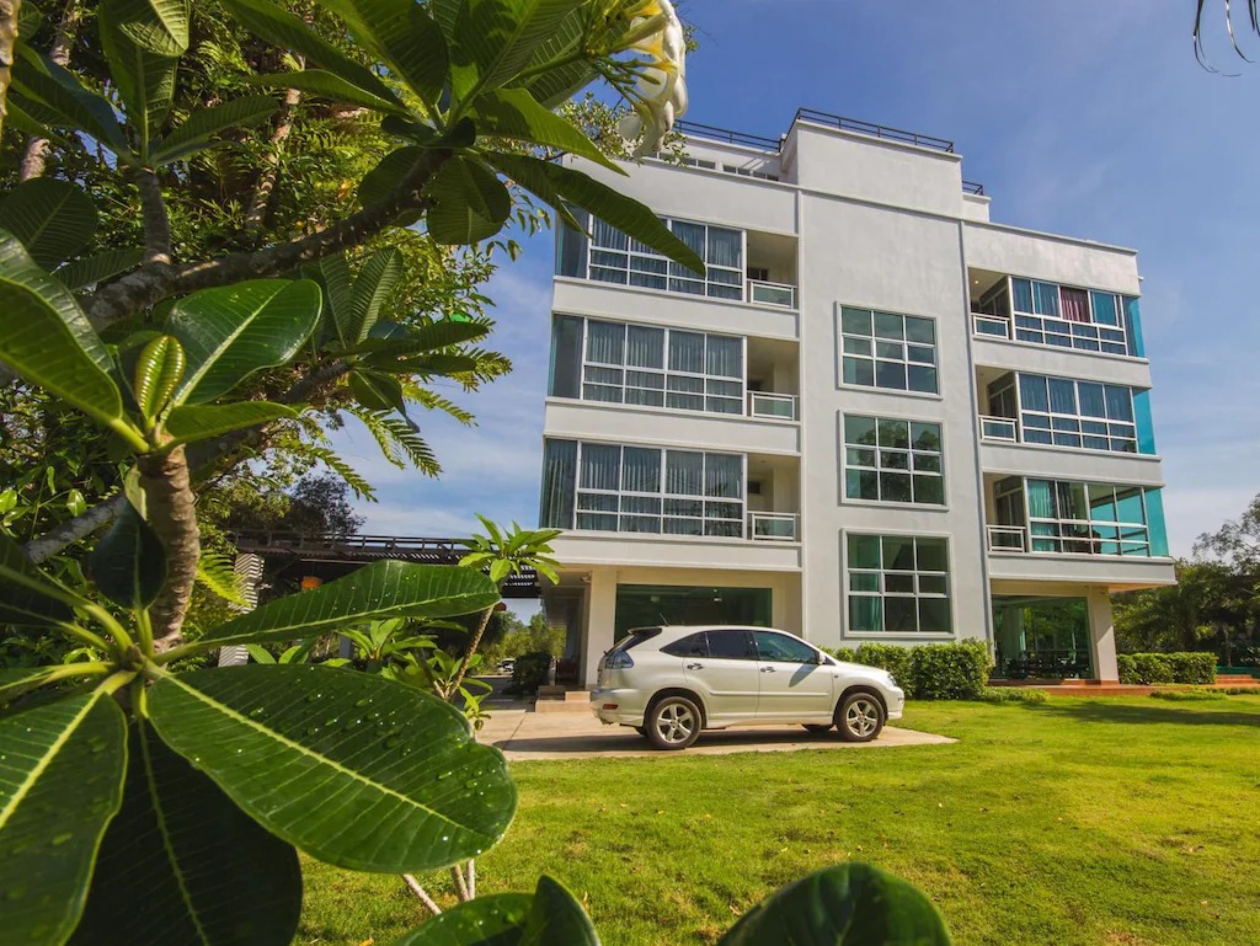The Pano Hotel & Residence 7/57