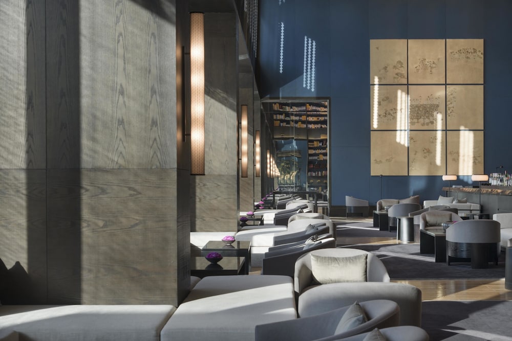 Hyatt Regency Wuhan Optics Valley 48/57