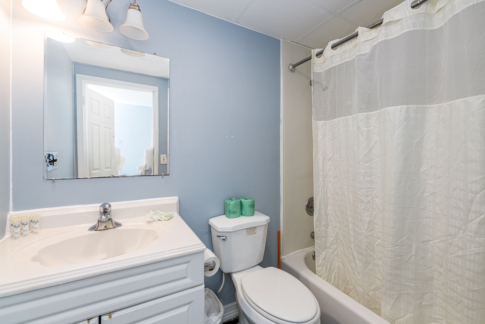 Hotel Charlee Villas By The Beach 60/62