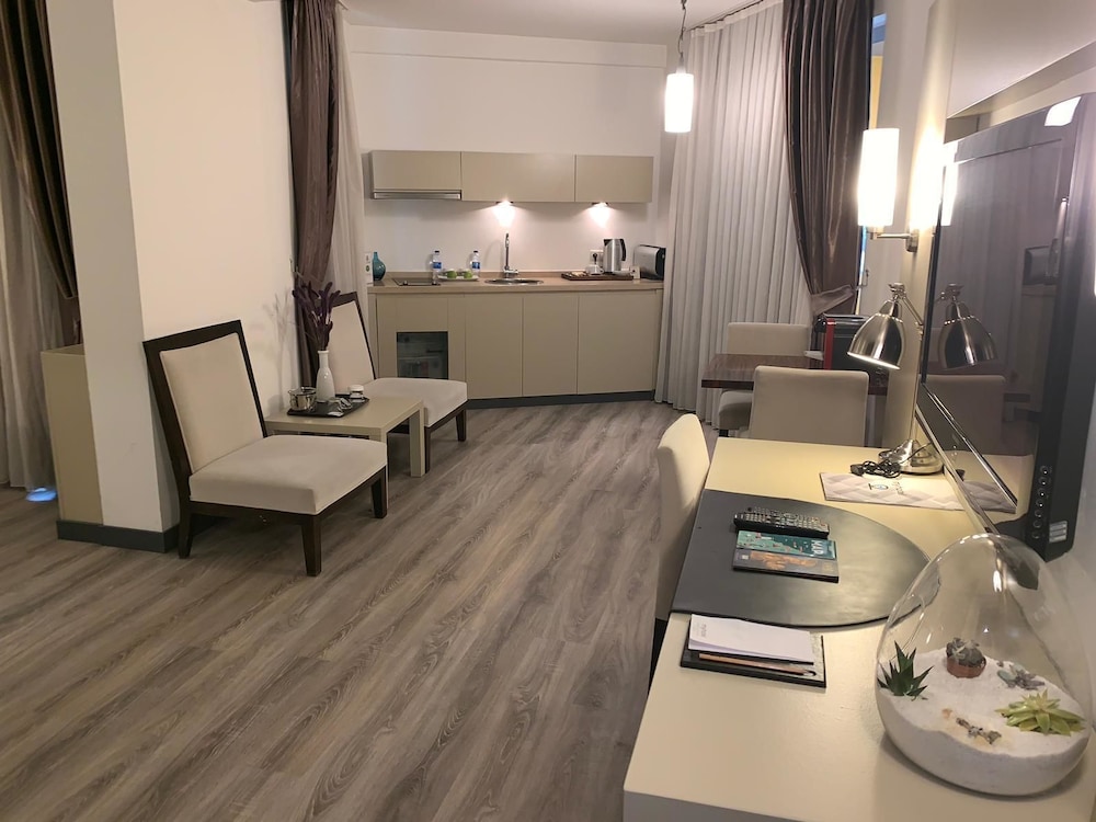 My Hotel 43/55