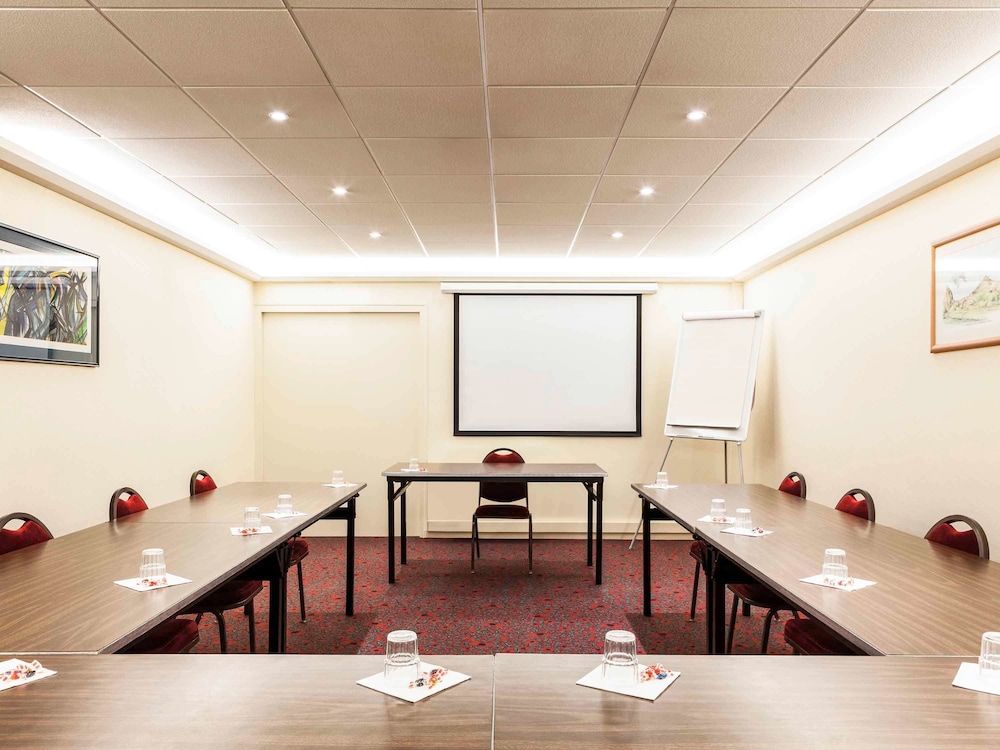 Ibis Chatellerault 28/31
