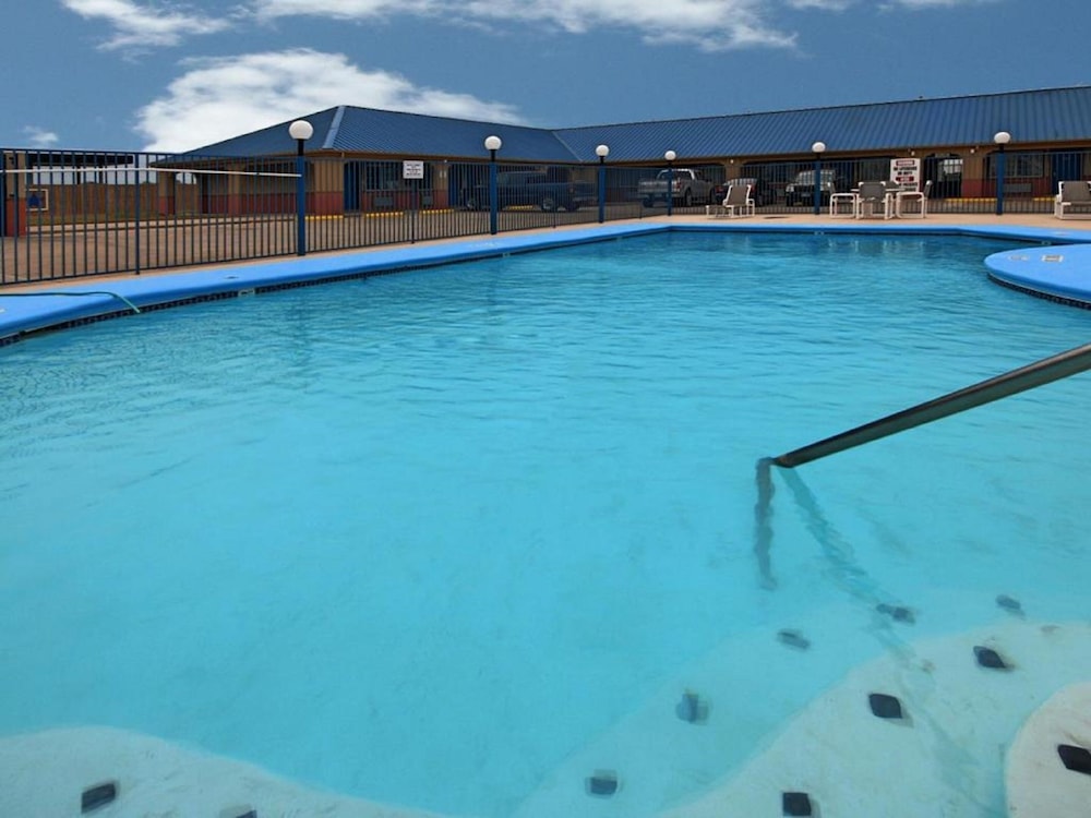 Americas Best Value Inn Sinton 24/32