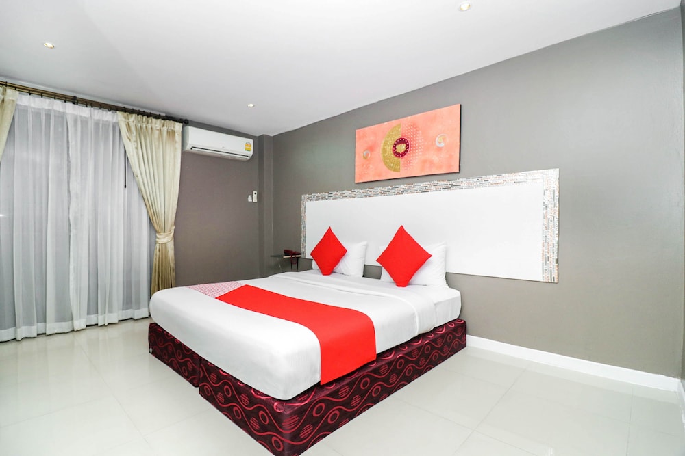NATURAL BEACH HOTEL AND BAAN SILA 29/59