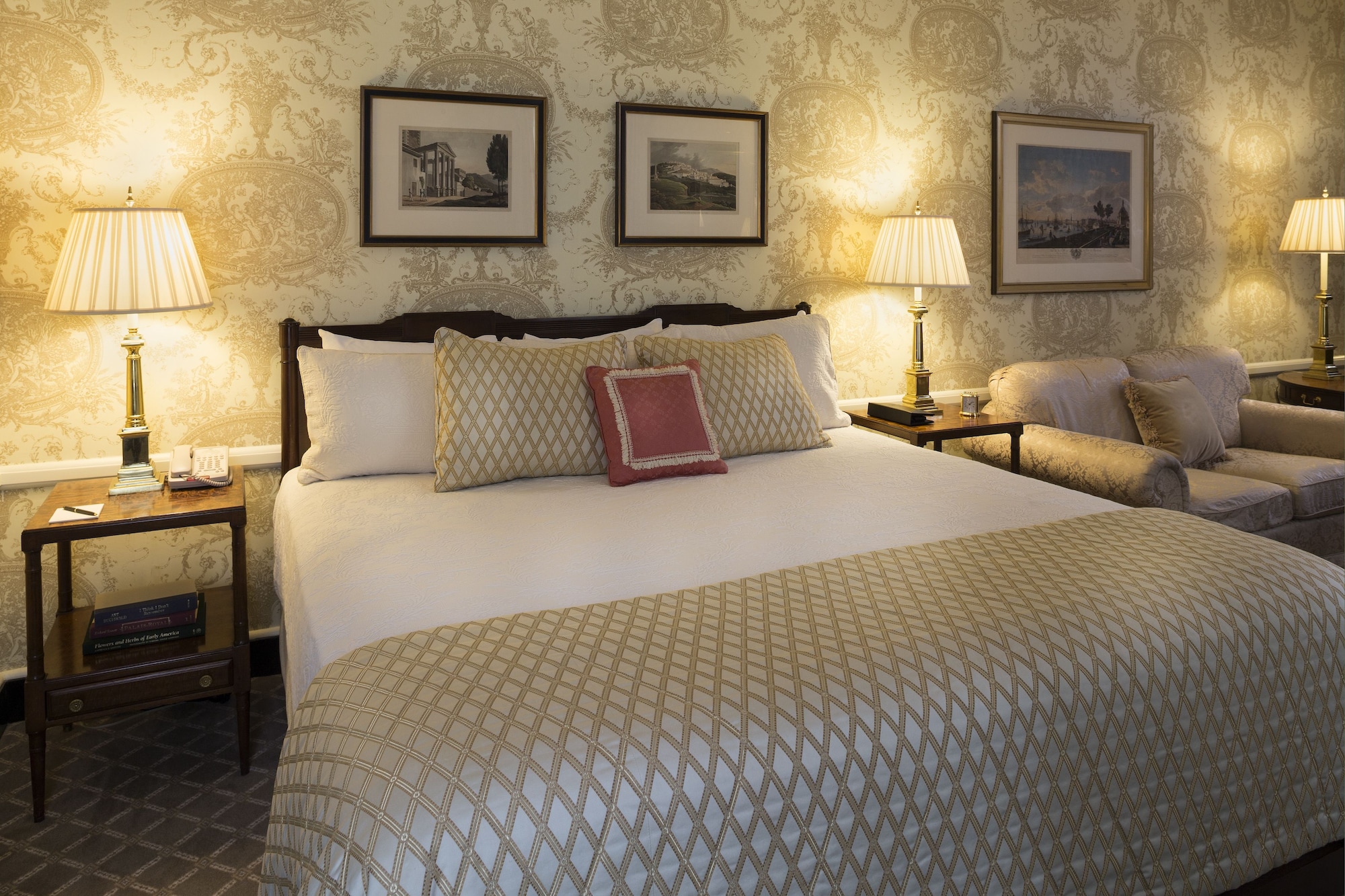 SUPERIOR, KING BED