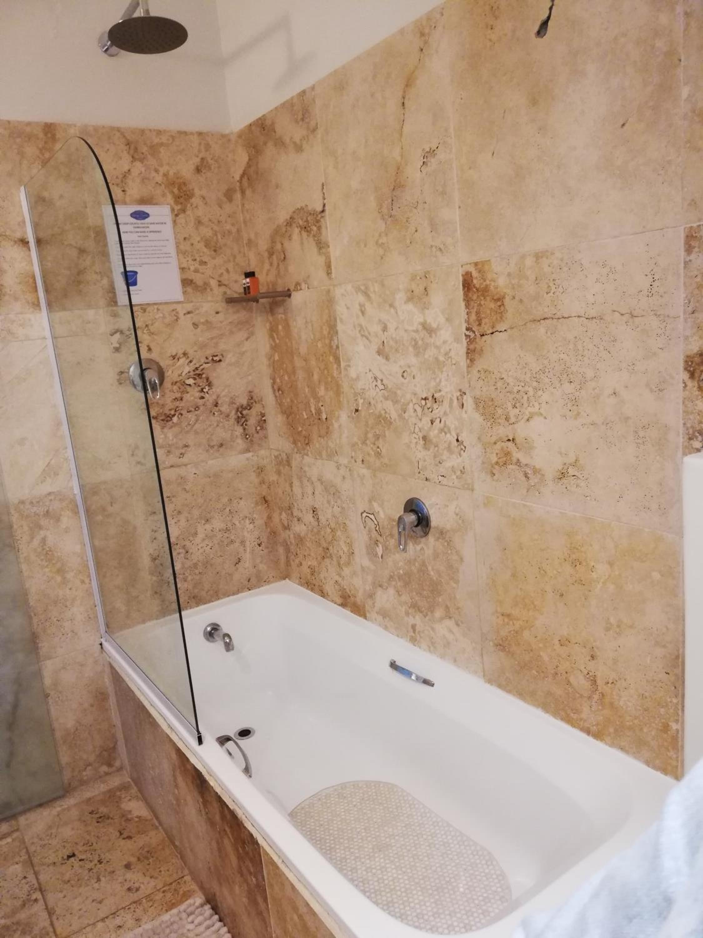 Auberge Daniella 85/85