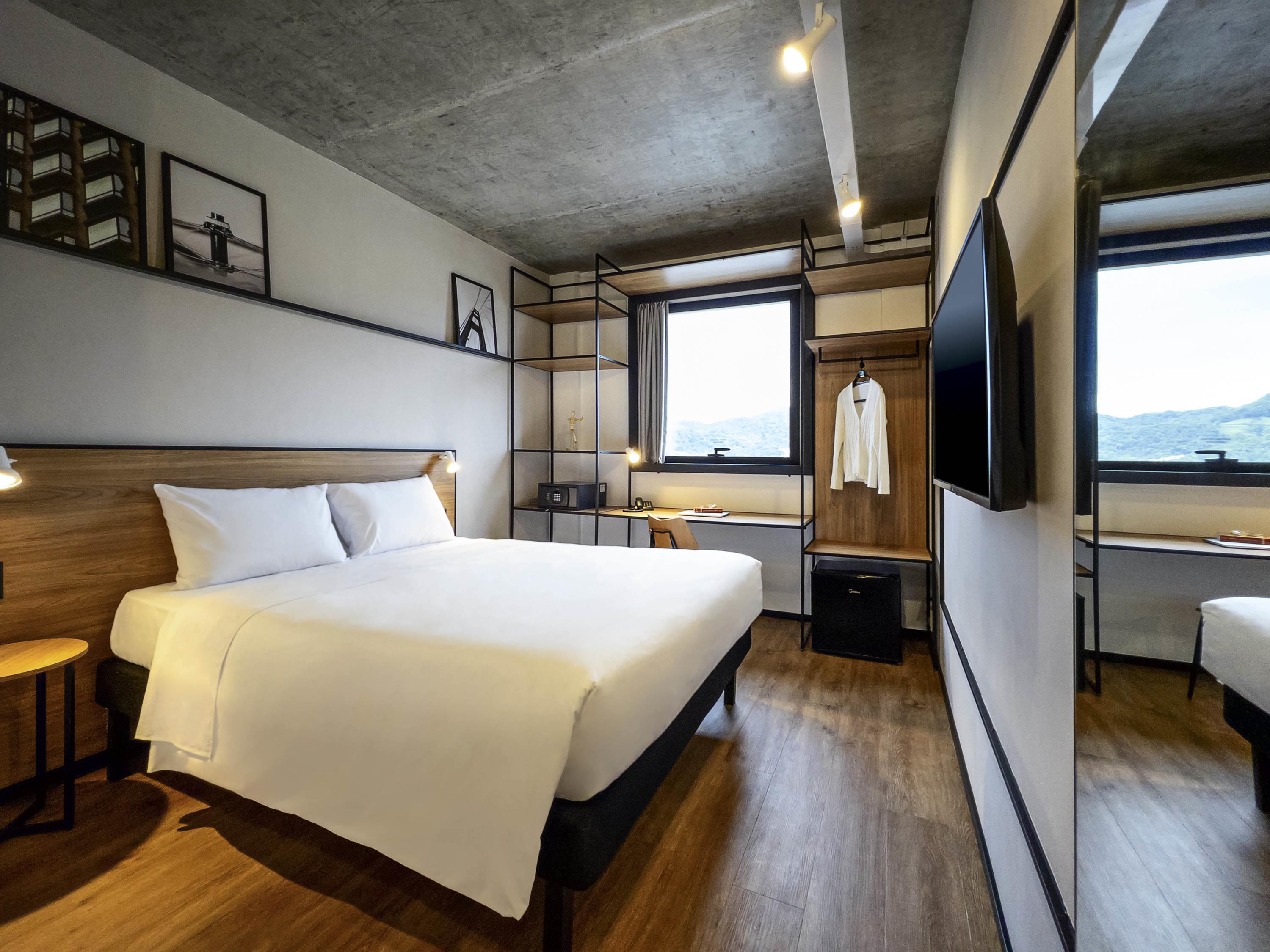 STANDARD, DOUBLE BED, ACCESSIBLE