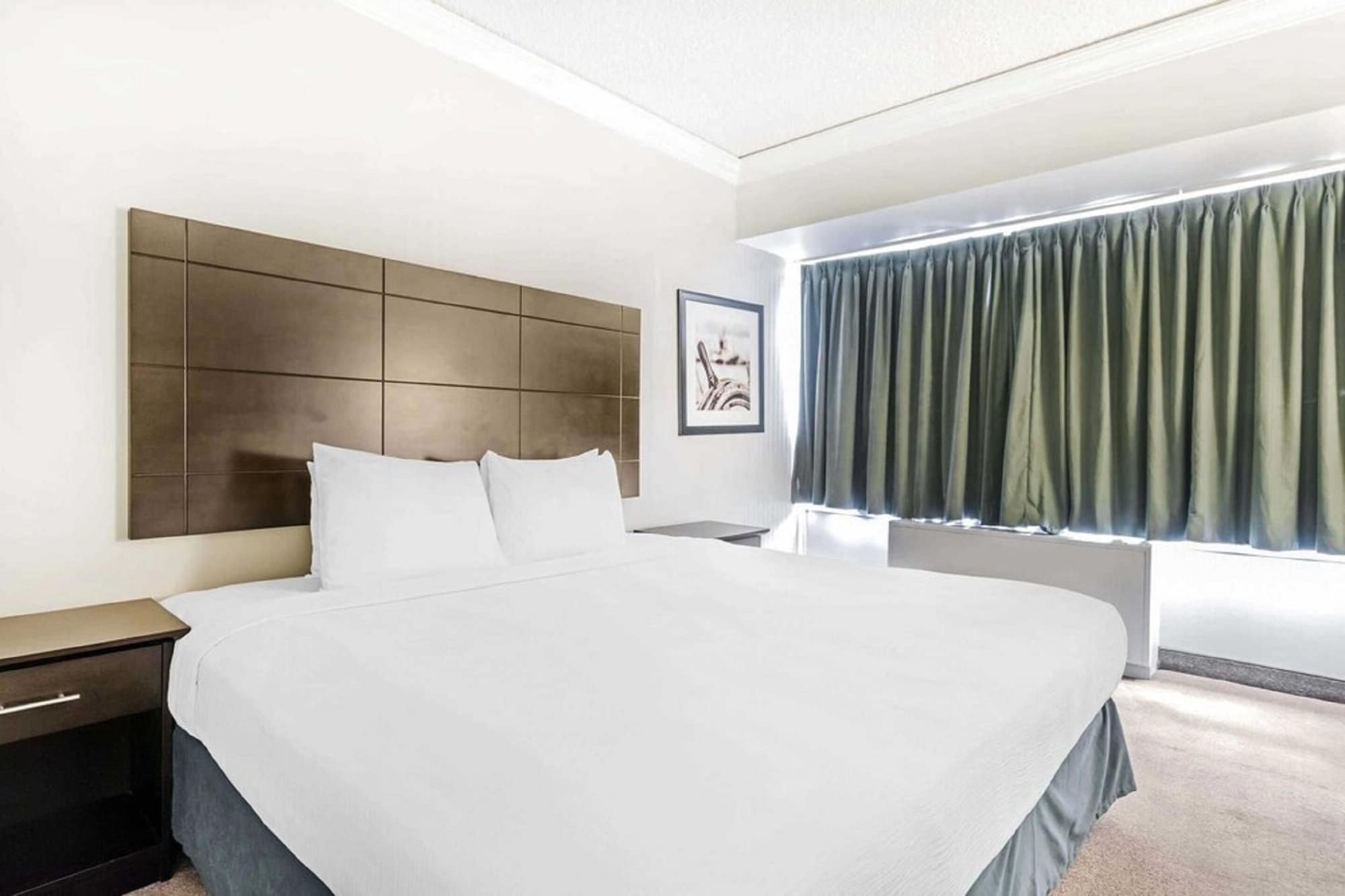 غرفة بسرير كينج، Travelodge by Wyndham Trois-Rivieres 5/10