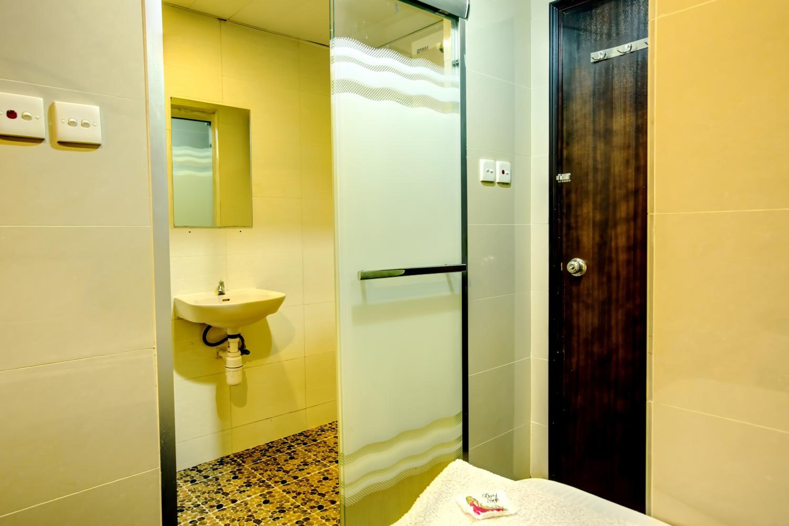 Nagaland Guest House 23/25