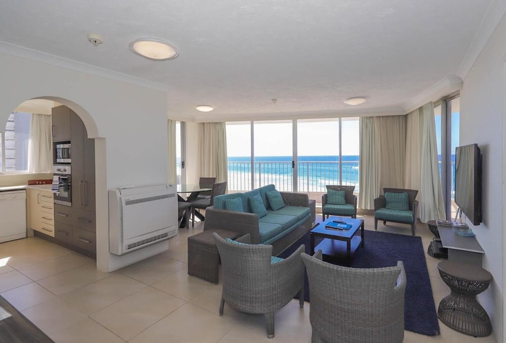 BEACHSIDE TOWER 18/64
