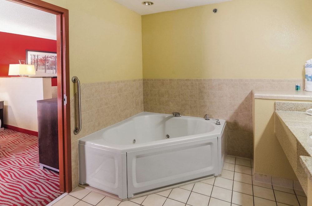 Holiday Inn Express Hotel And Suites Vinita 63/63