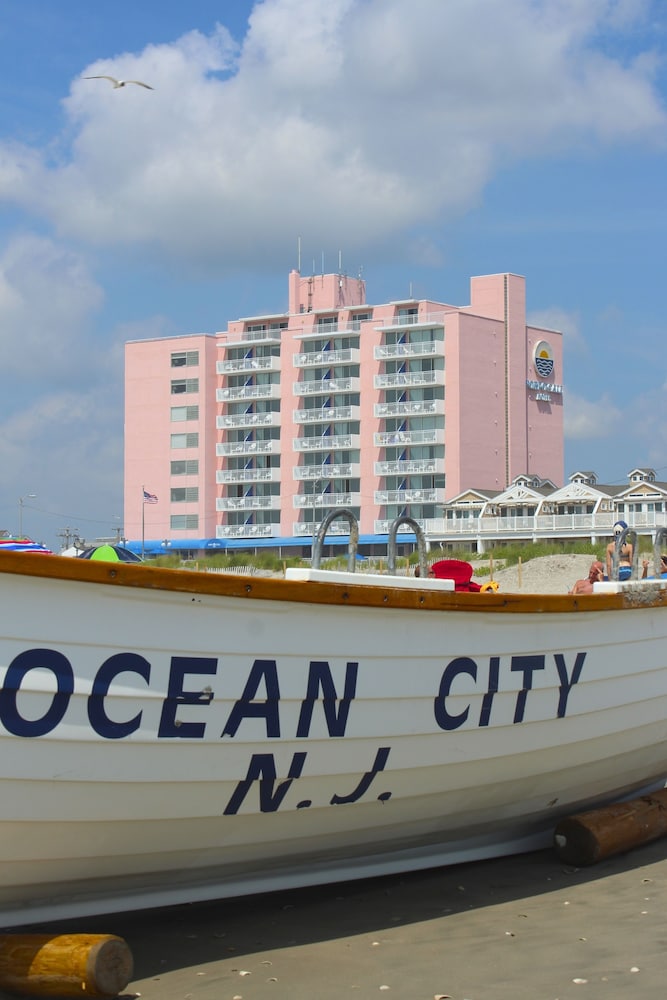 Port-O-Call Hotel 2/62