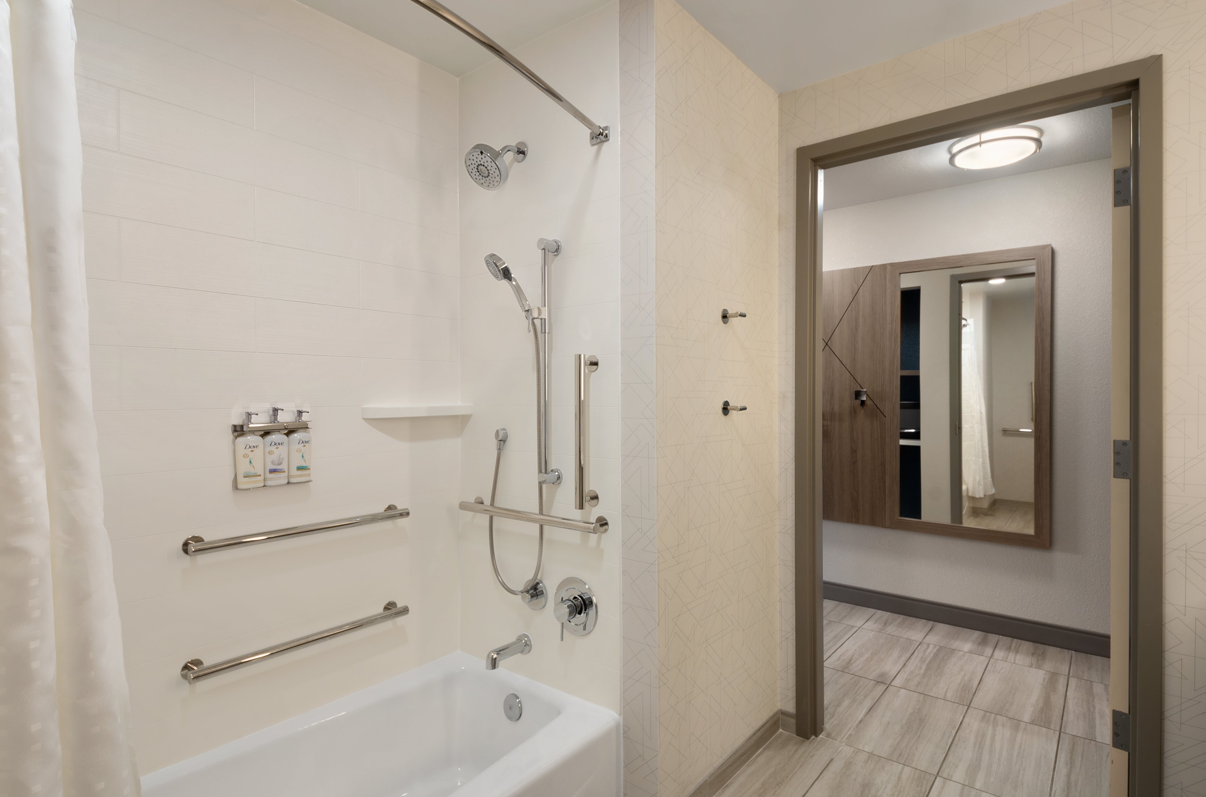 غرفة بسرير كينج لذوي الإعاقة، Holiday Inn Express Richmond by IHG 4/4