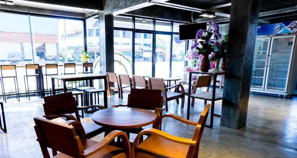 Tonfang Hotel 46/49