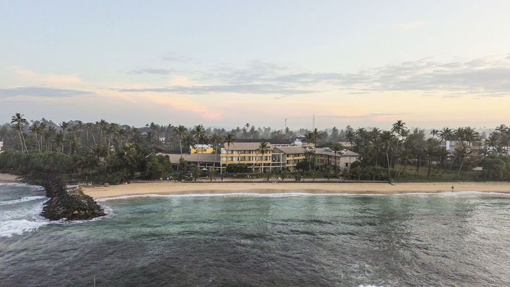 Insight Hotel Ahangama 72/74