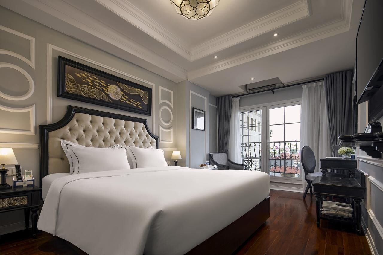 PREMIER, DELUXE, BALCONY