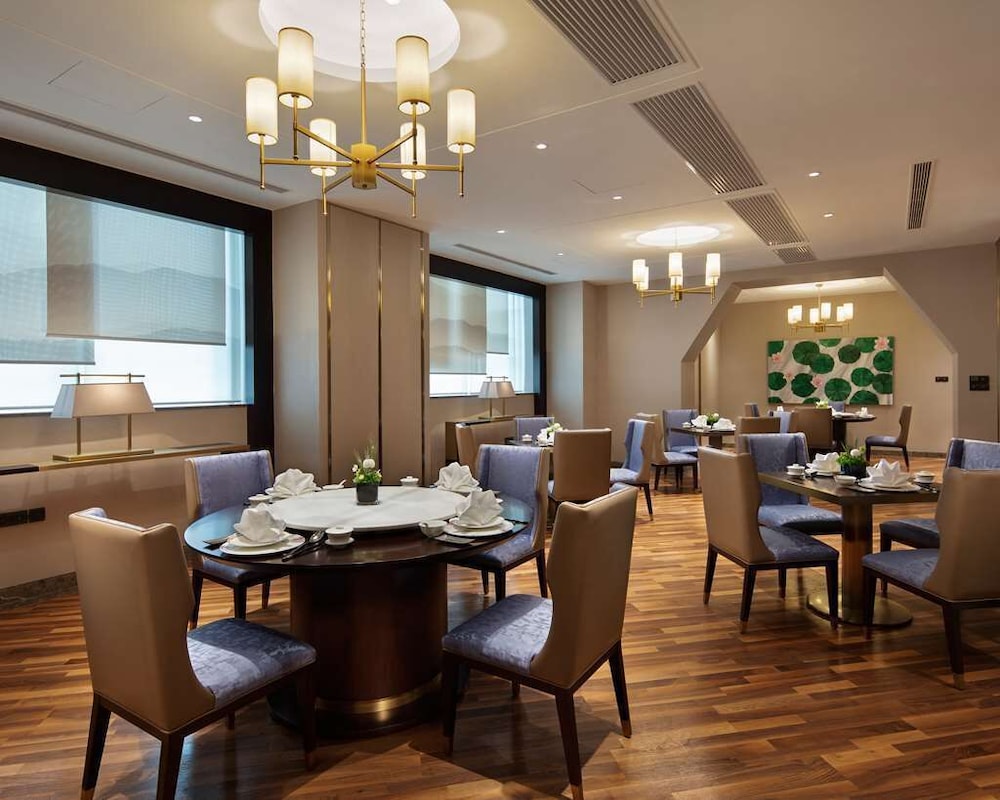 The Lixury Hotel -The Unbound Collection by Hyatt 30/50