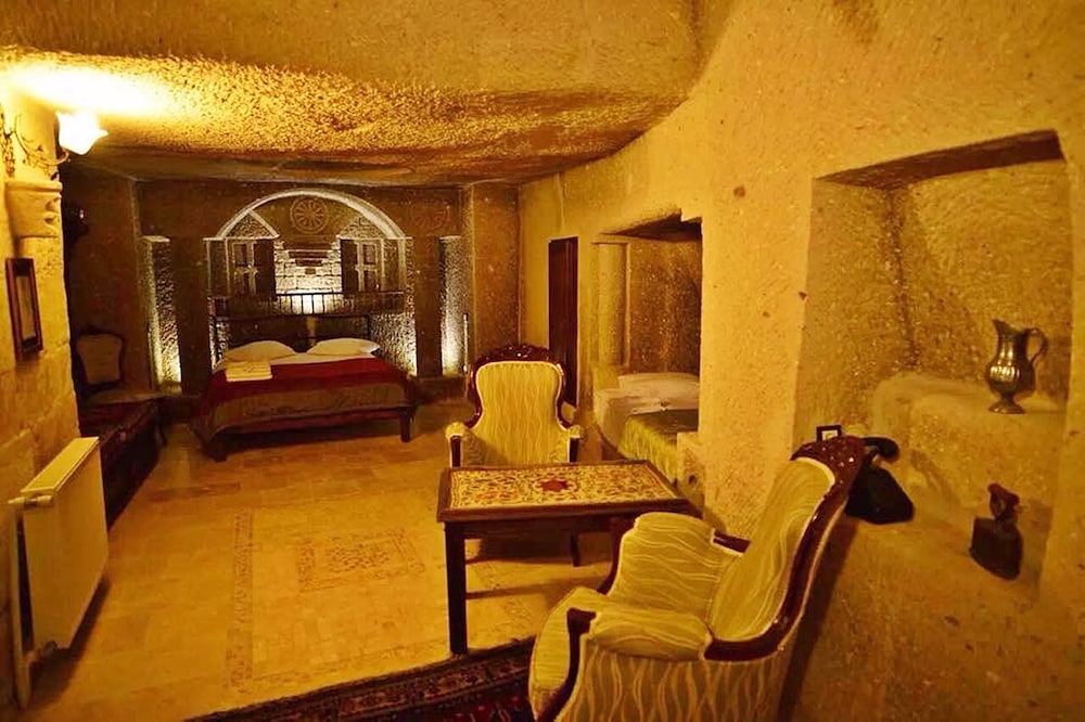 Antique Terrace Suites 24/50