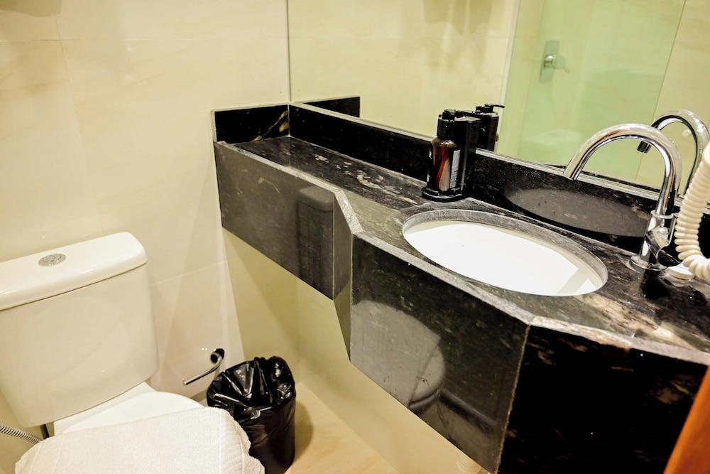 Bristol Marambaia Hotel 39/40