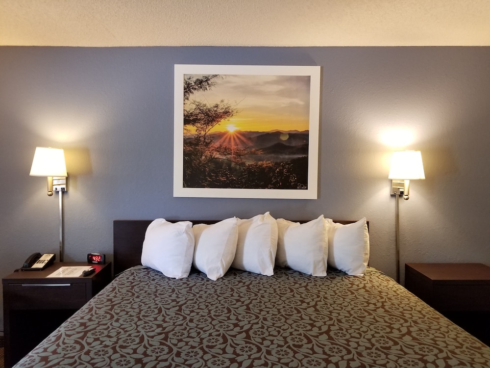 Days Inn By Wyndham Camilla 15/24