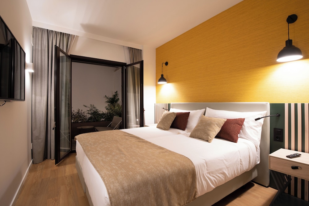 1 Bedroom, City, Apartment, Twin Beds, Courtyard View, Sofa, Terrace