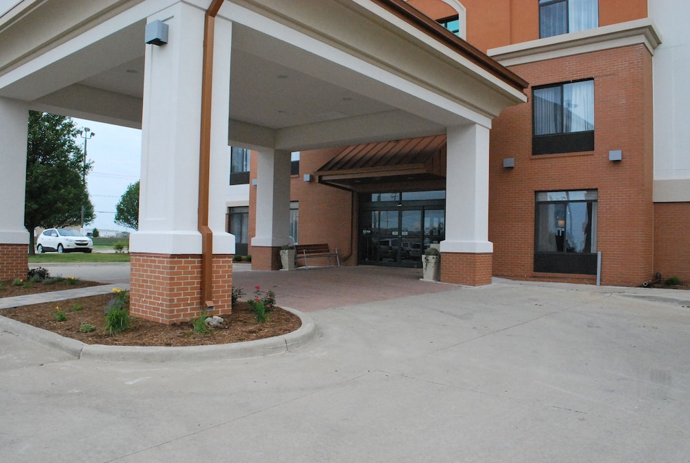 Holiday Inn Express Bloomington West 3/68