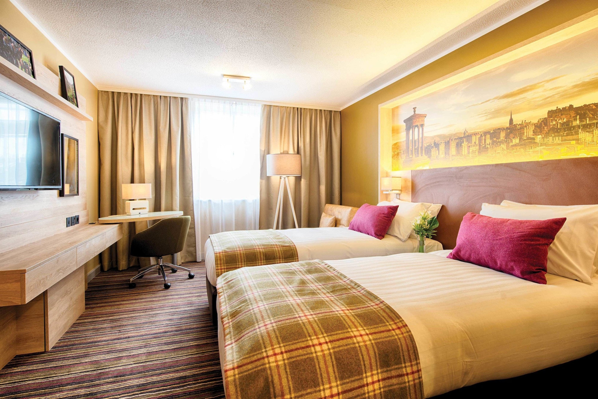 STANDARD, TWIN BEDS, SOFA